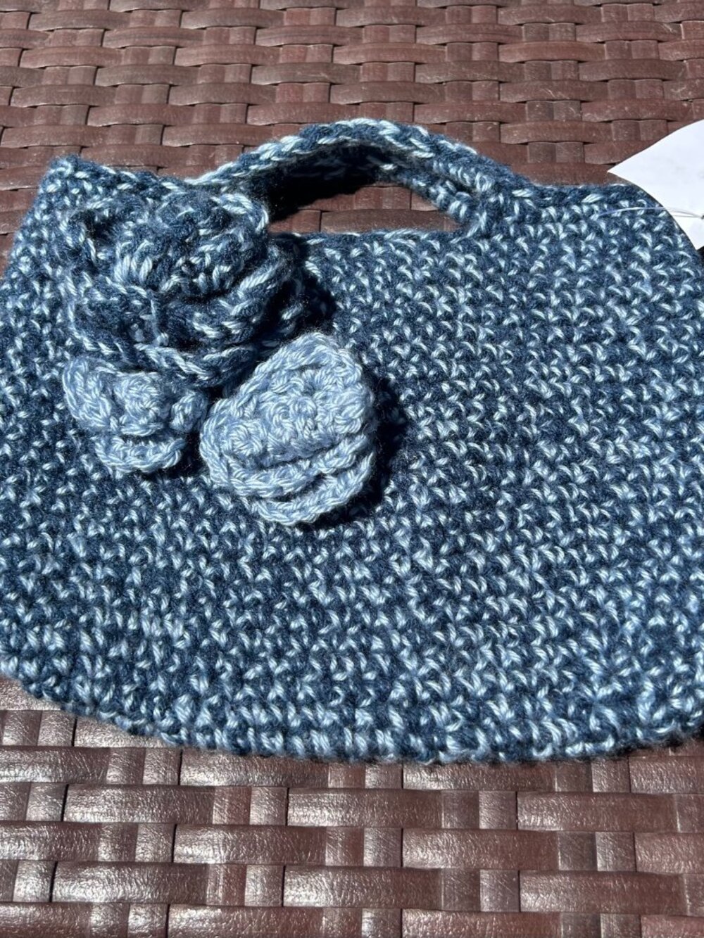 Handbag, crocheted Blue w/rosettes